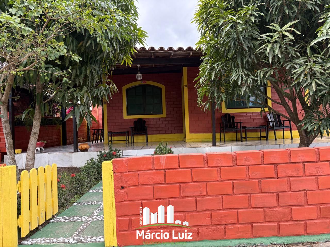 Casa à venda em Gravatá no Privê Village de Santana