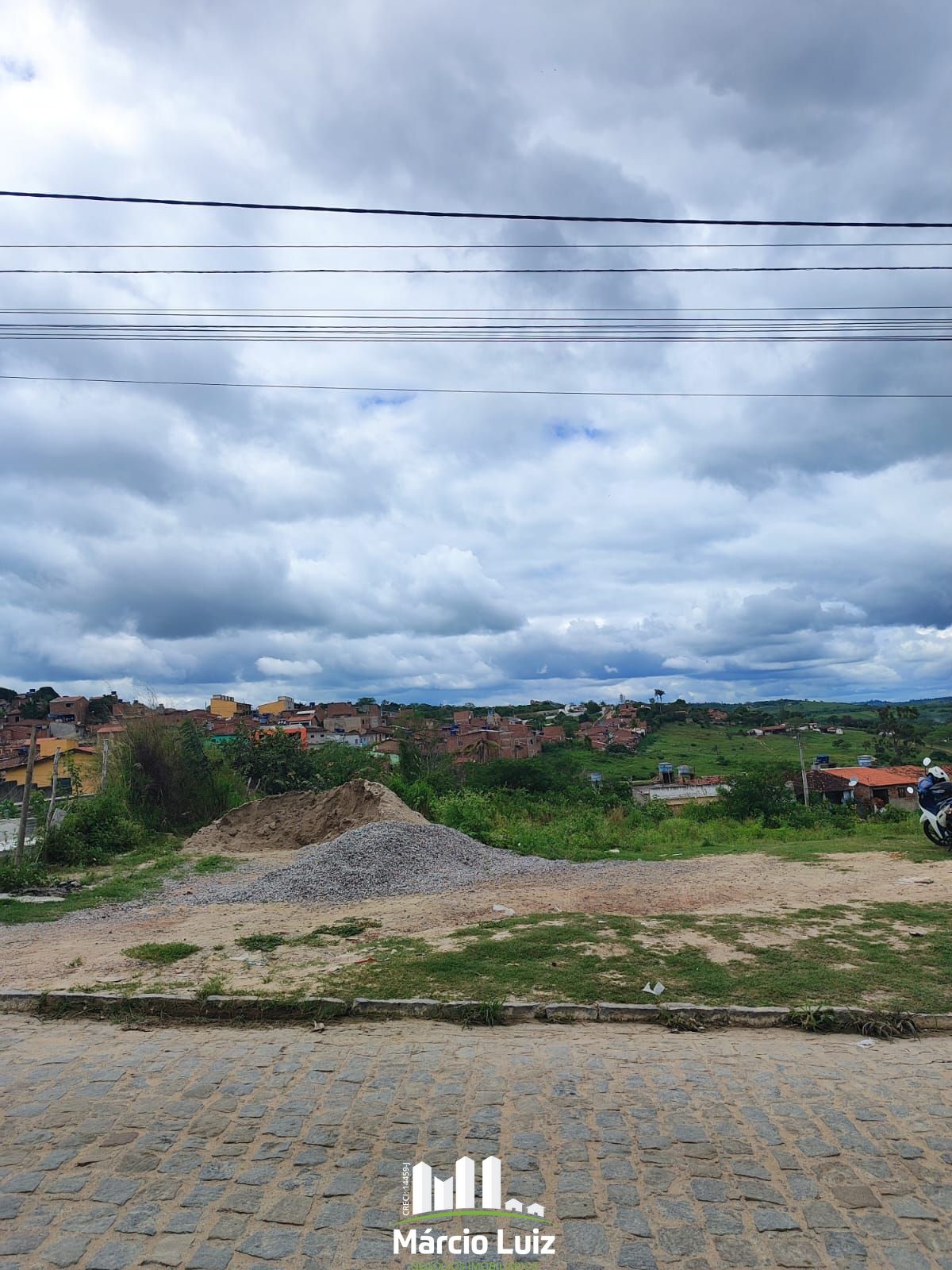 Terreno à venda em Gravatá após o Colégio do Caic