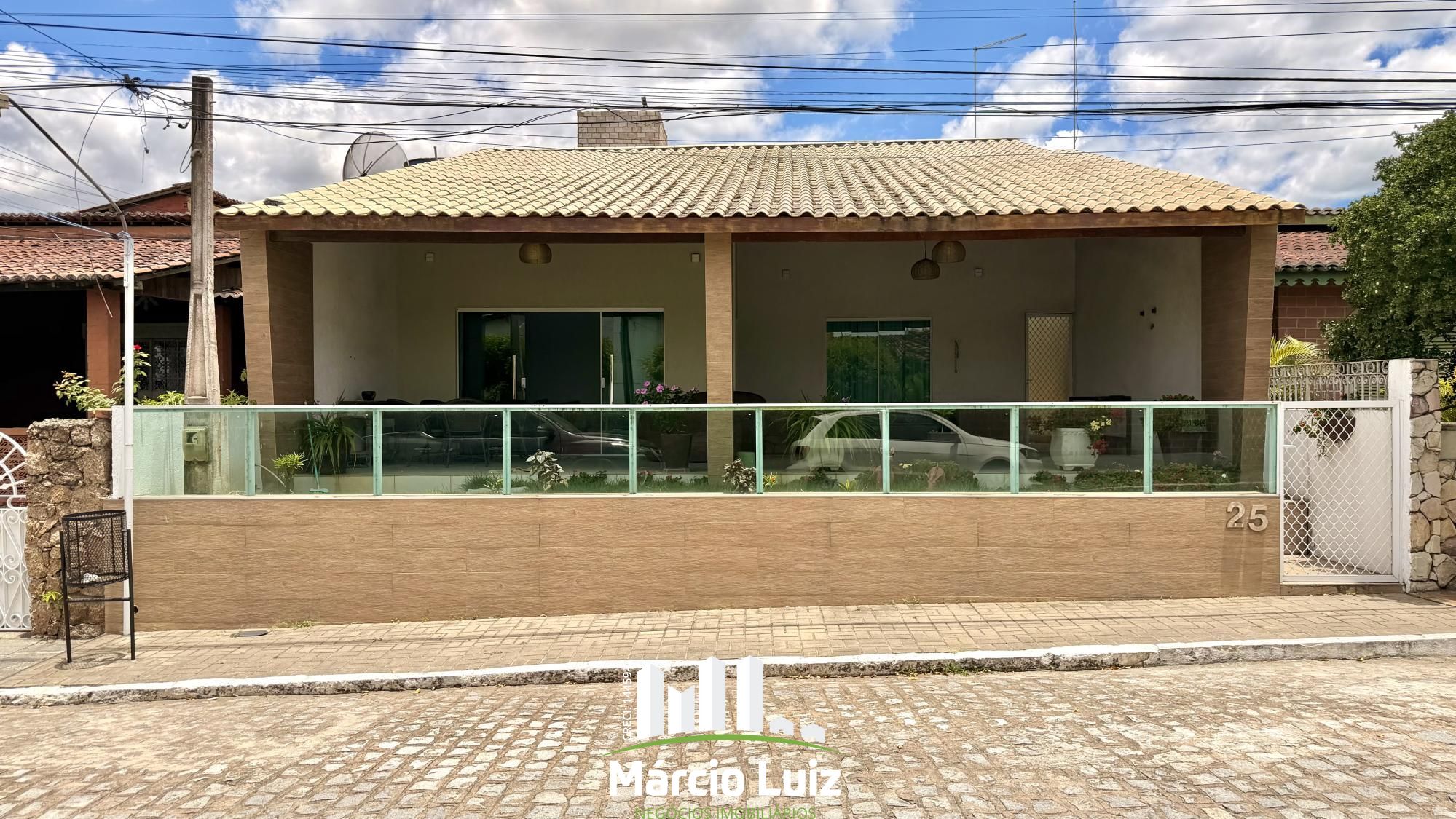 CASA À VENDA NO CONDOMÍNIO CHACARA SUIÇA