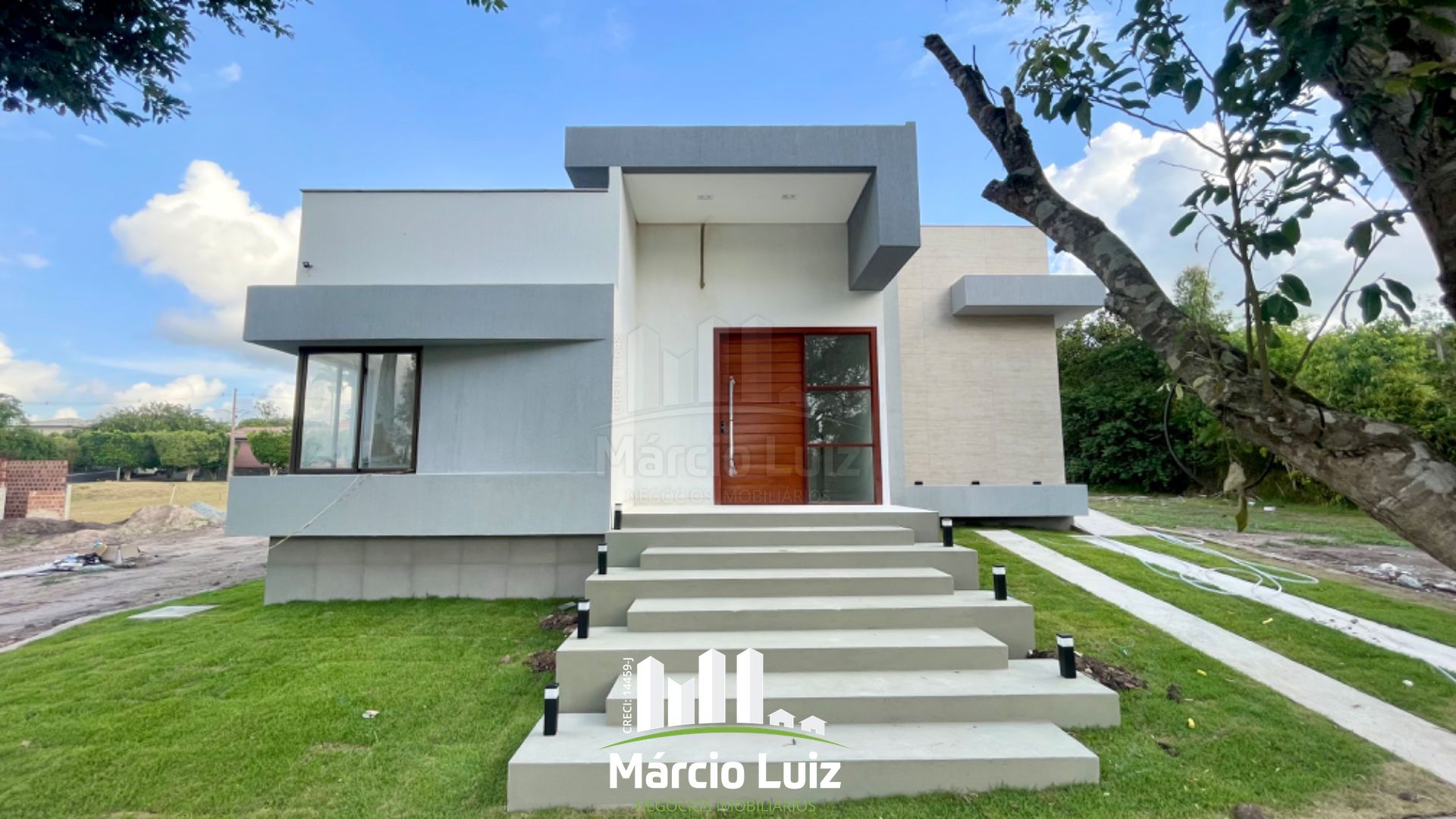 VENDIDO - Casa de alto padrão no Condomínio Monte Serrat
