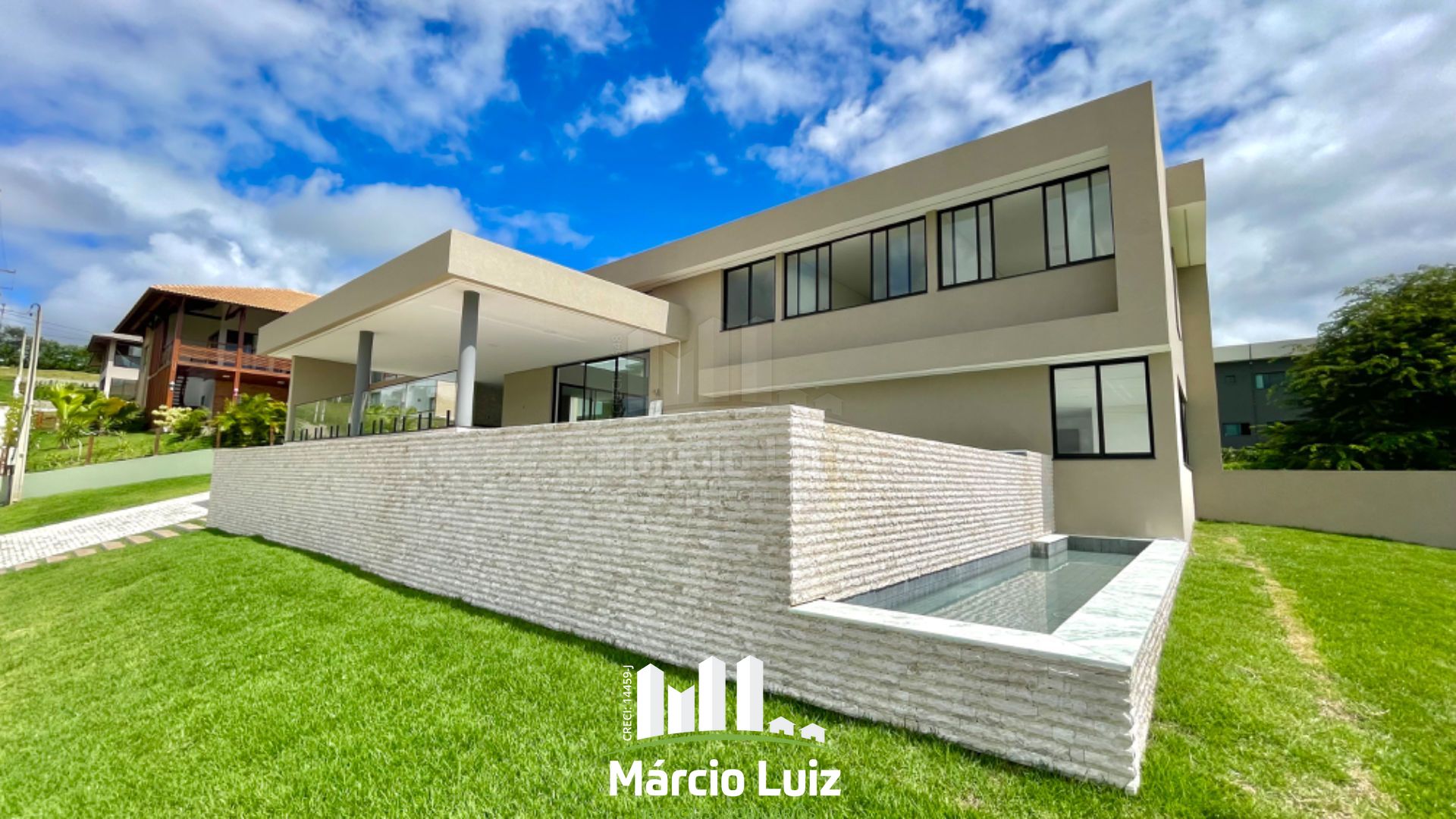 VENDIDA - Casa de alto padrão à venda em Gravatá