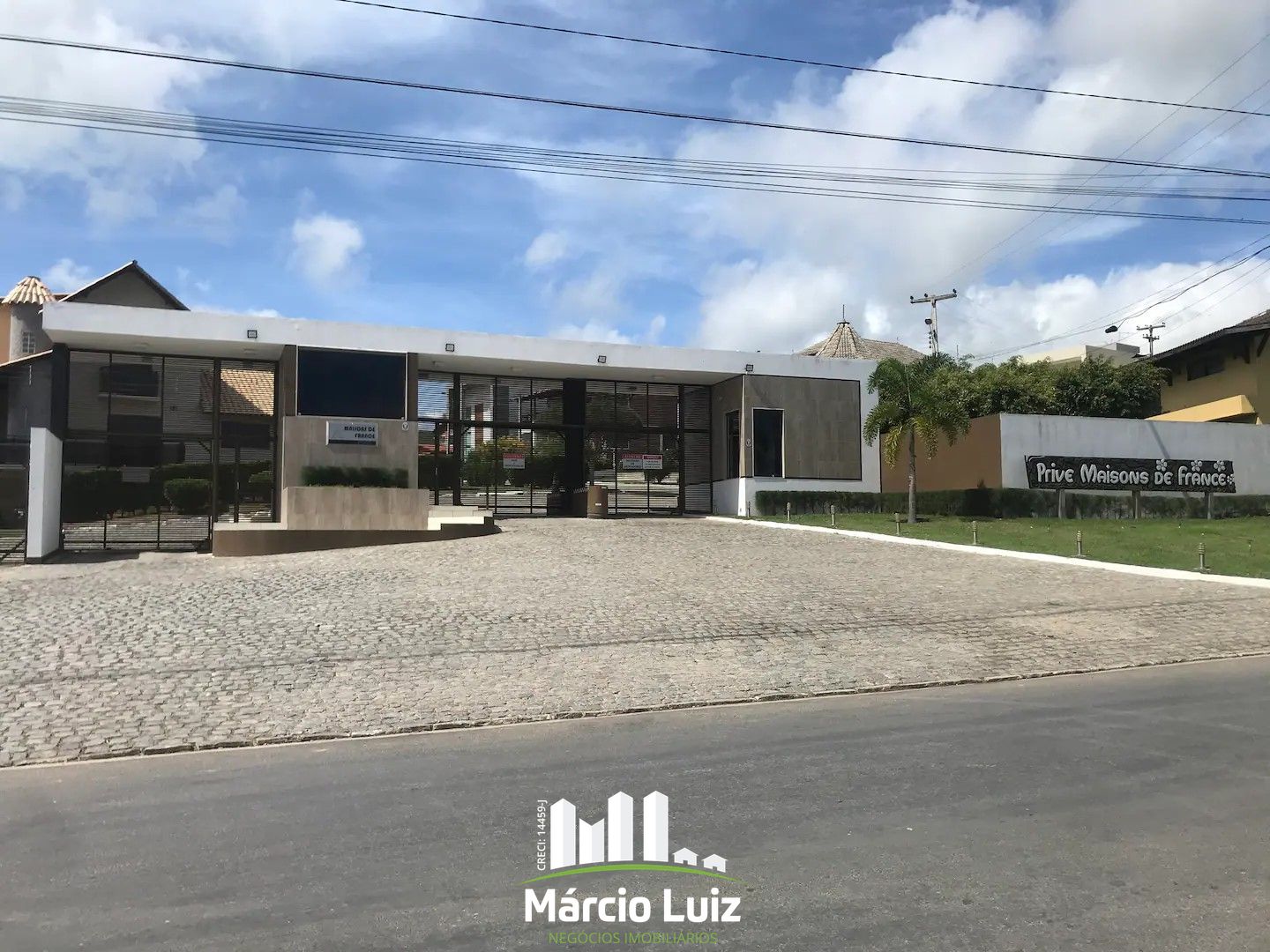 Lote de 360m² Regularizado à Venda no Condomínio Maison de France em Gravatá