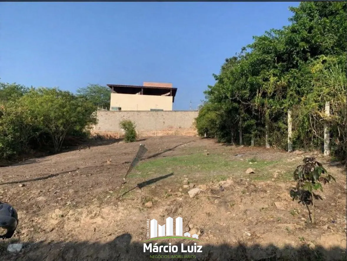 Terreno com 450m² à venda no Jardim Petropolis
