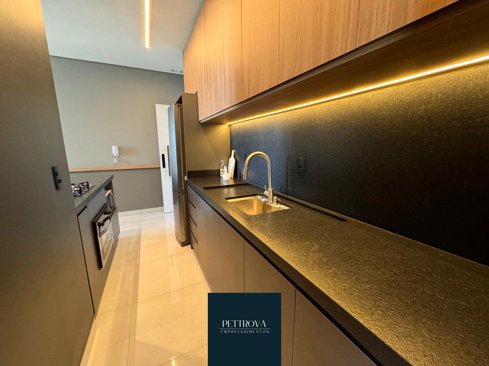 Apartamento à venda com 2 quartos, 61m² - Foto 13