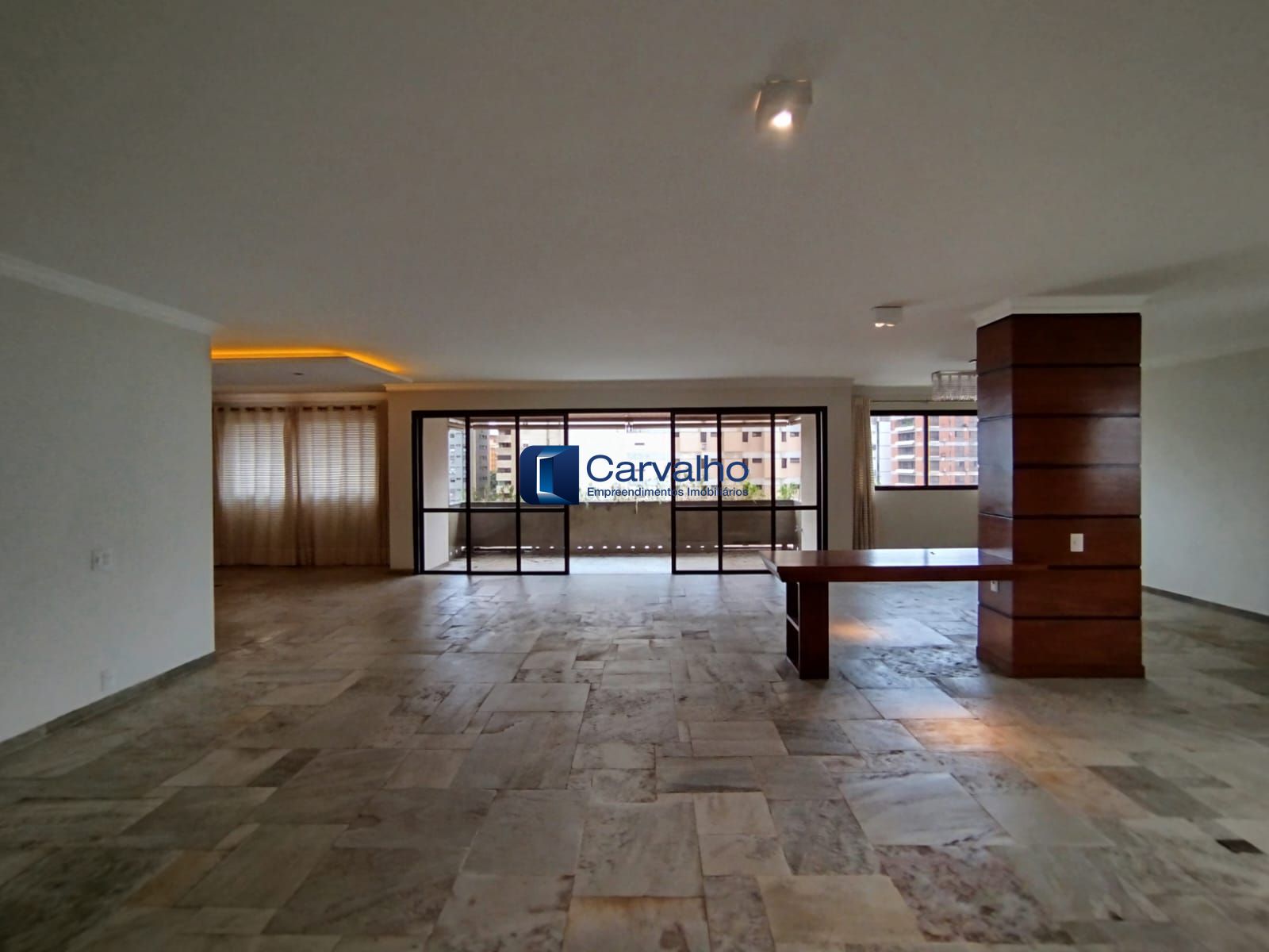 Apartamento Para Locação de 4 Quartos no Cambuí