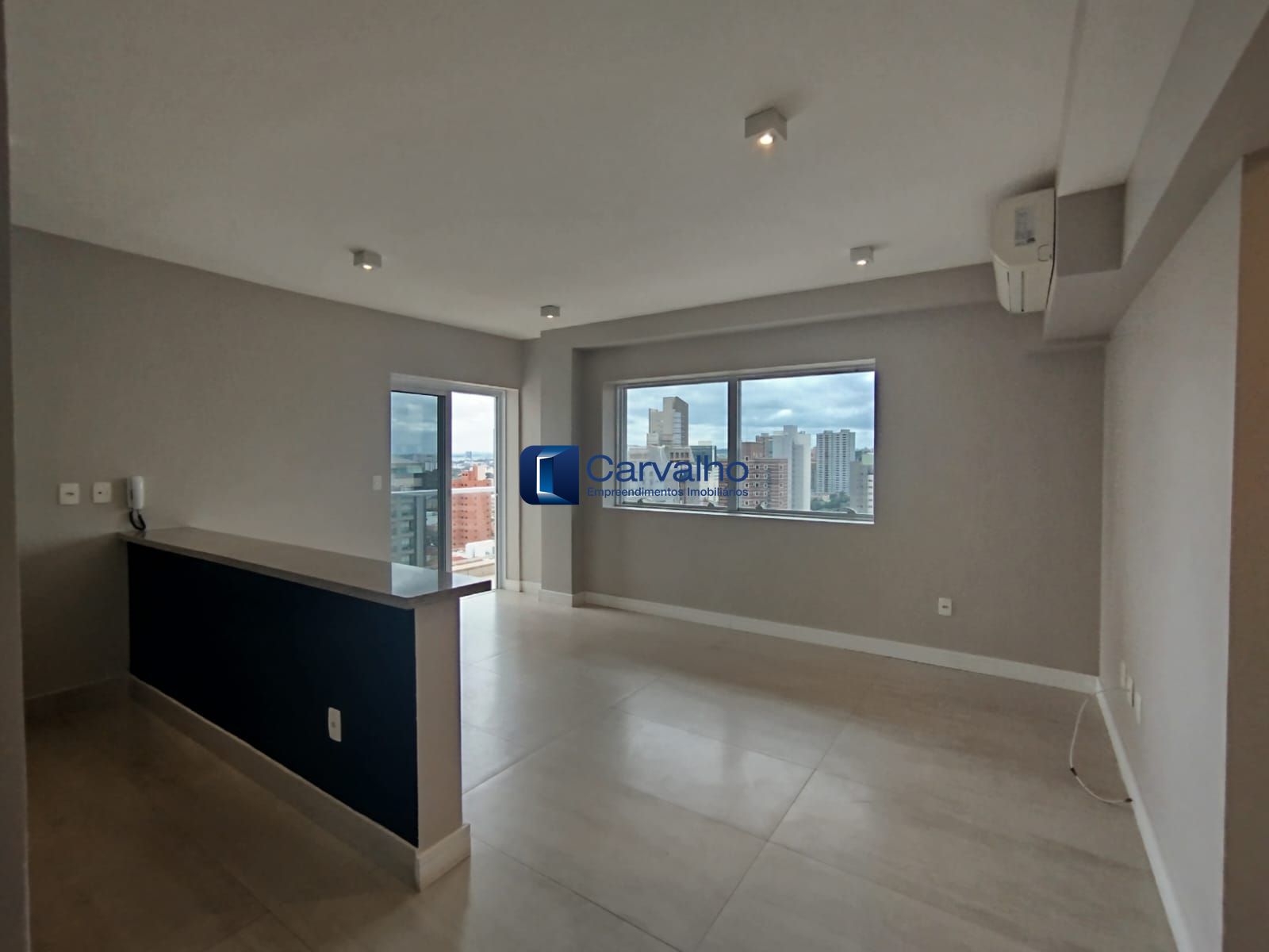 Apartamento para Locação no Cambuí  2 Quartos (1 Suíte)  72m² Lazer com Piscina