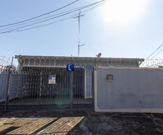 Casa à venda com 270m², 4 quartos e 4 vagas