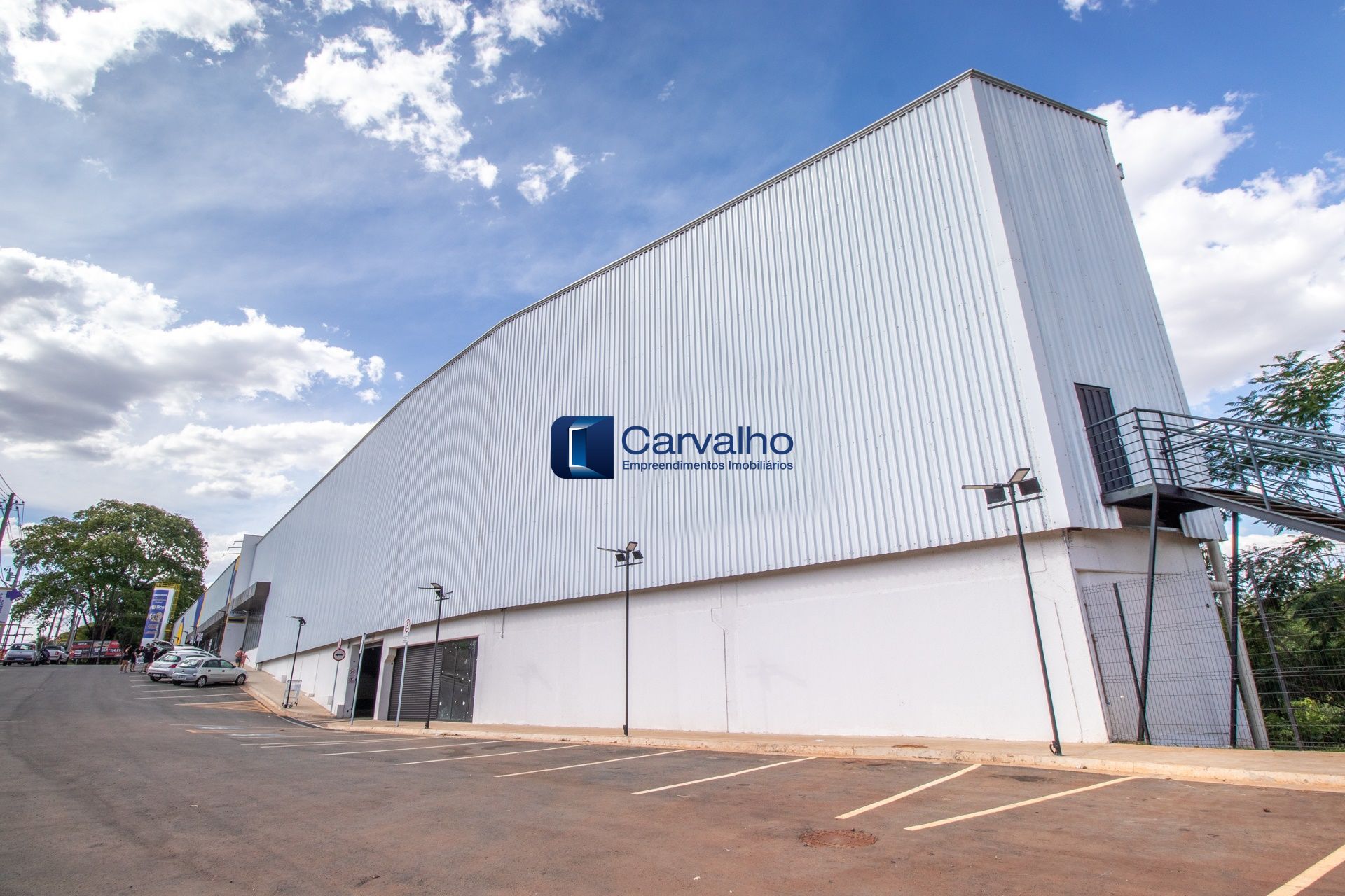 Loja Comercial 200m² em Mall | 10 Vagas Frontais
