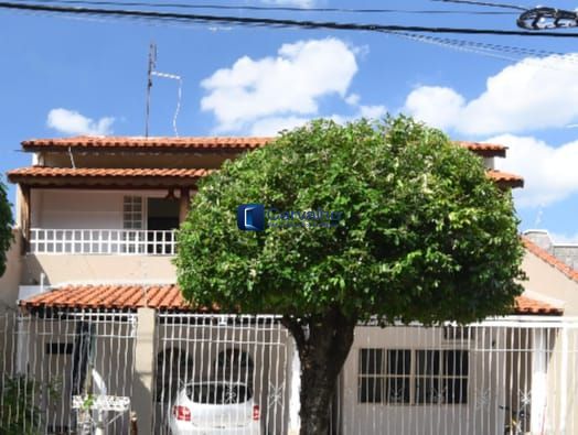 Casa à venda com 280m², 4 quartos e 3 vagas