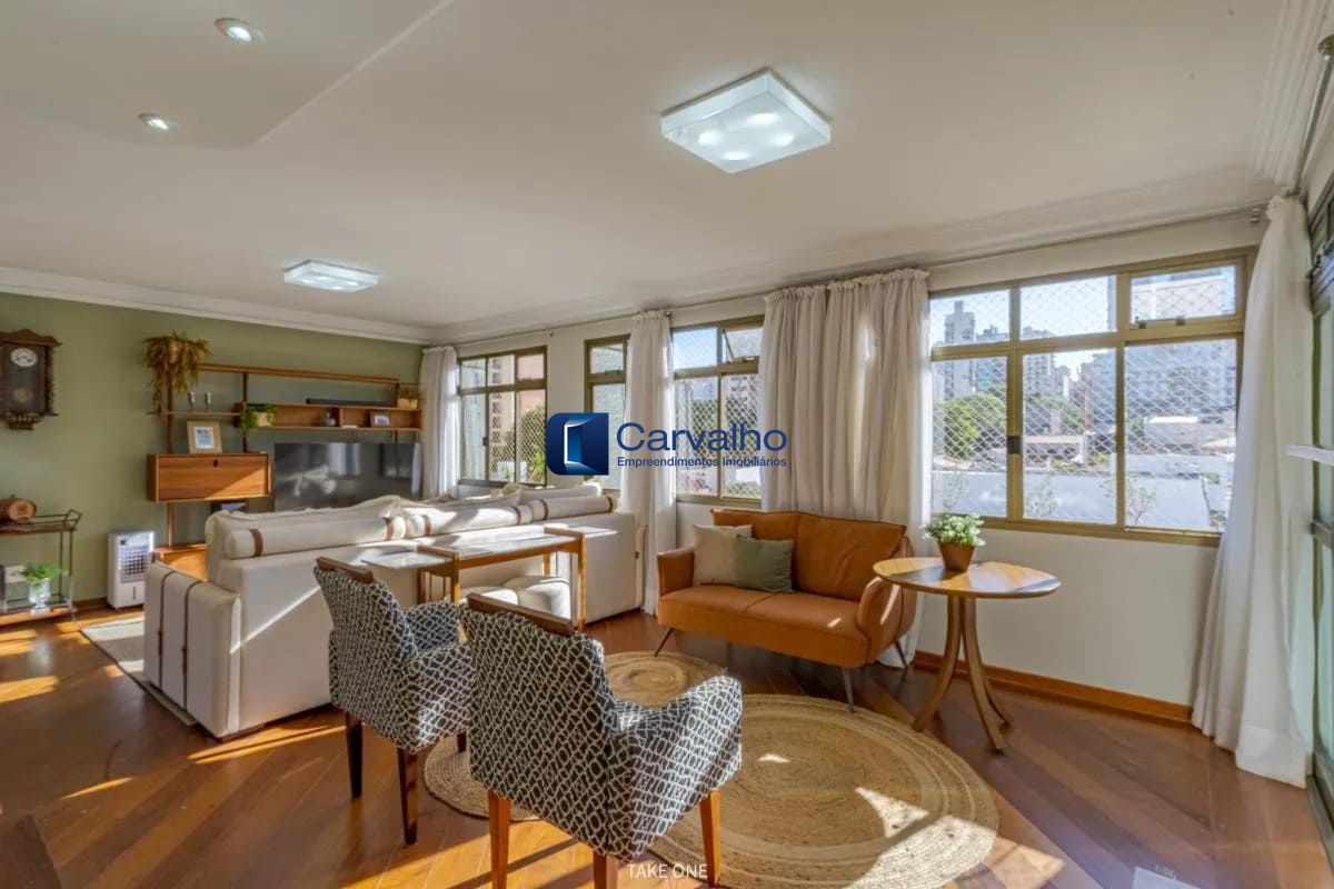 Apartamento com 3 Suítes e 5 Banheiros à Venda no Cambuí, Campinas