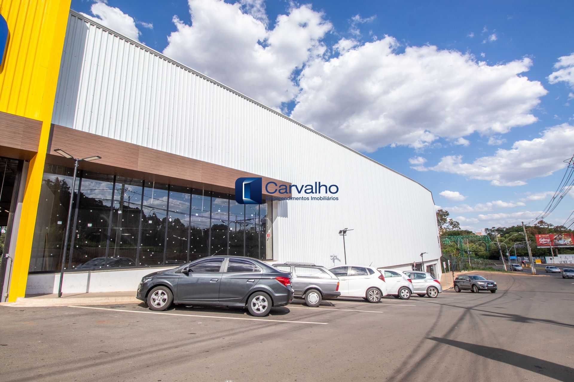 Barracão Comercial em Paulínia com 900m² | Ao Lado do Boa Supermercados