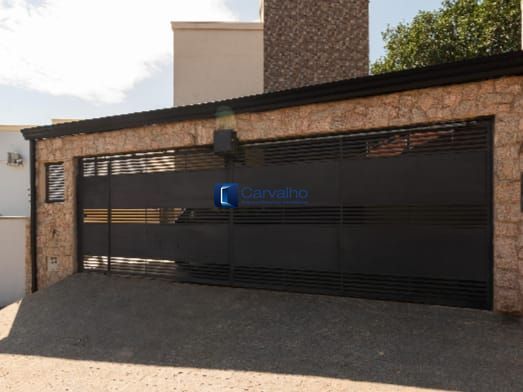 Casa à venda com 106m², 3 quartos e 5 vagas