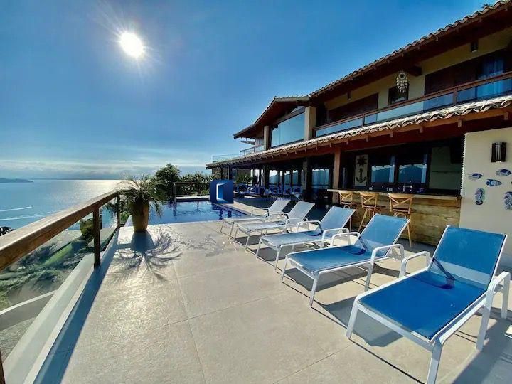 Mansão de Luxo Frente Mar com 9 Suítes e Piscina de Borda Infinita, Ilhabela.