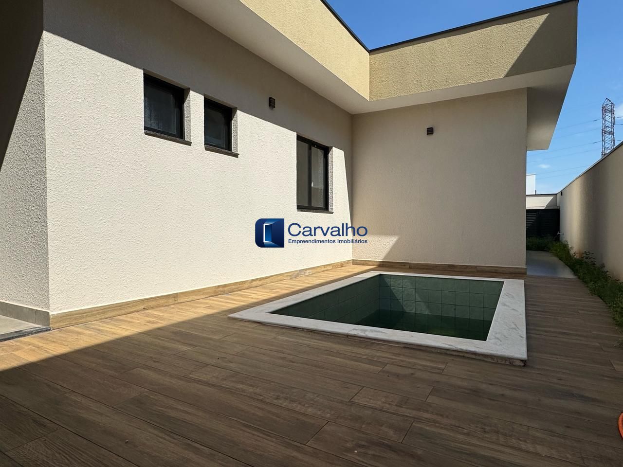 Casa à Venda Condomínio Terras Cancioneiro, com piscina Paulinia.