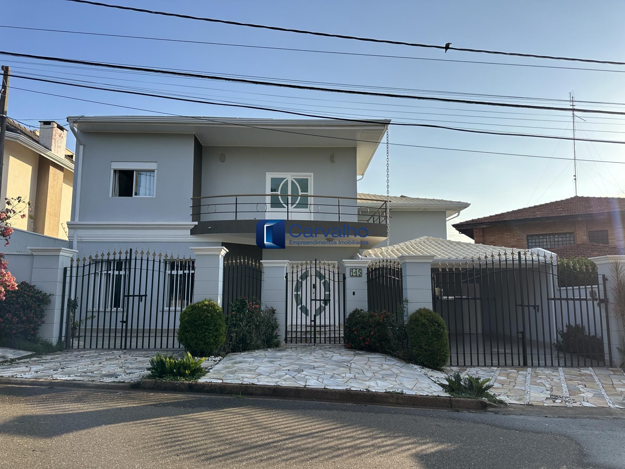 Casa Tipo Sobrado à venda com 5 Suítes e 326m² no Taquaral - Campinas SP.