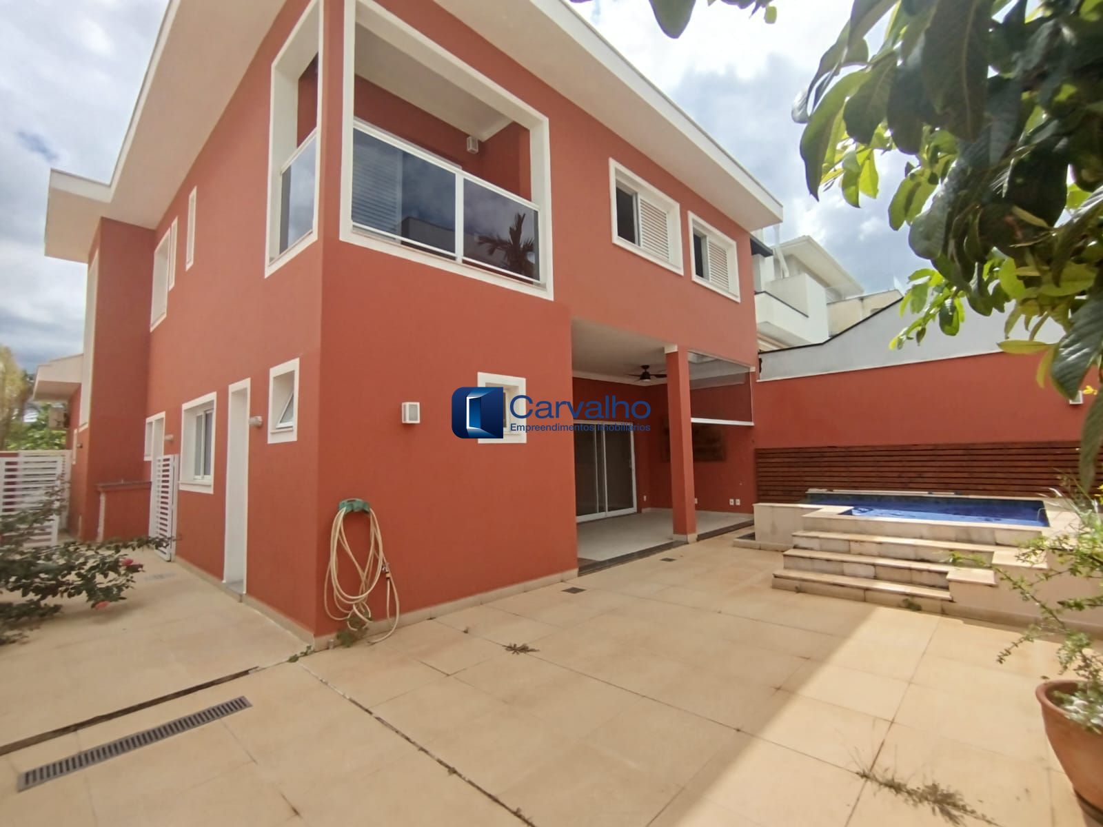 Casa no Swiss Park com 3 suítes, piscina e área gourmet