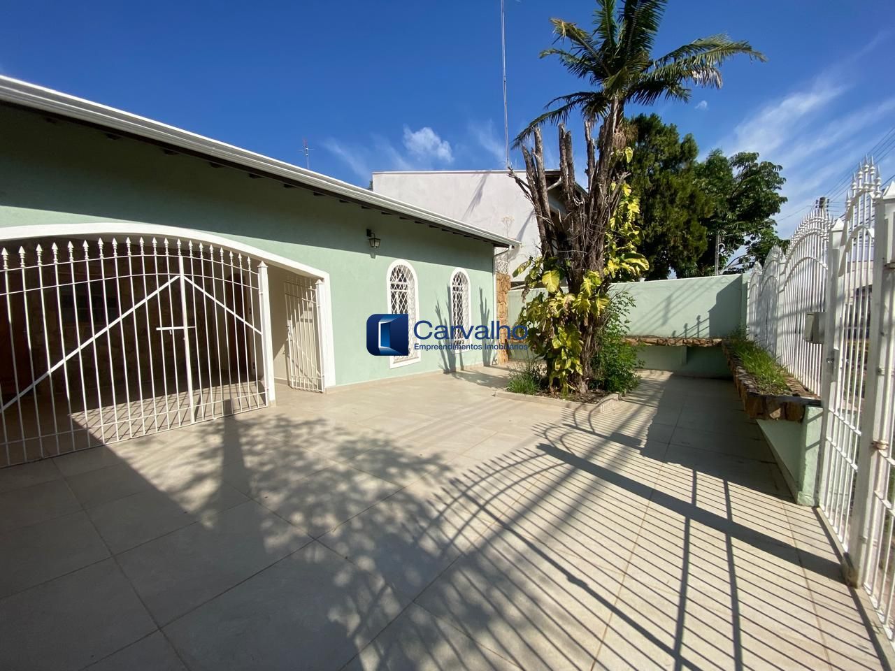 Casa Espaçosa para Locação com 3 Dormitórios, Suíte e Área Gourmet – 250m²