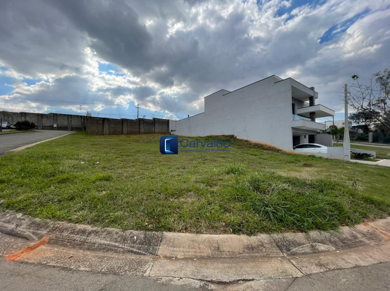Terreno à venda no Residencial Geneve Swiss Park Campinas-SP