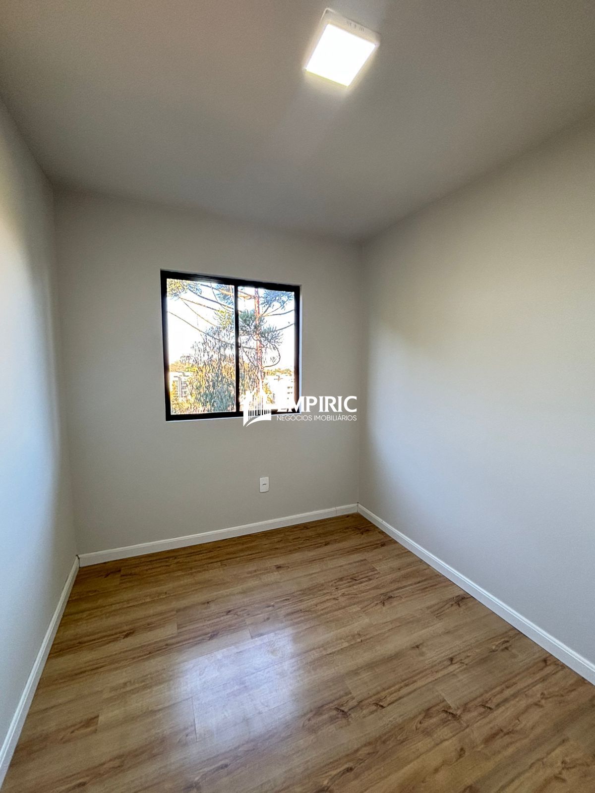Apartamento à venda em Uvaranas, Ponta Grossa — Portal Chave Fácil