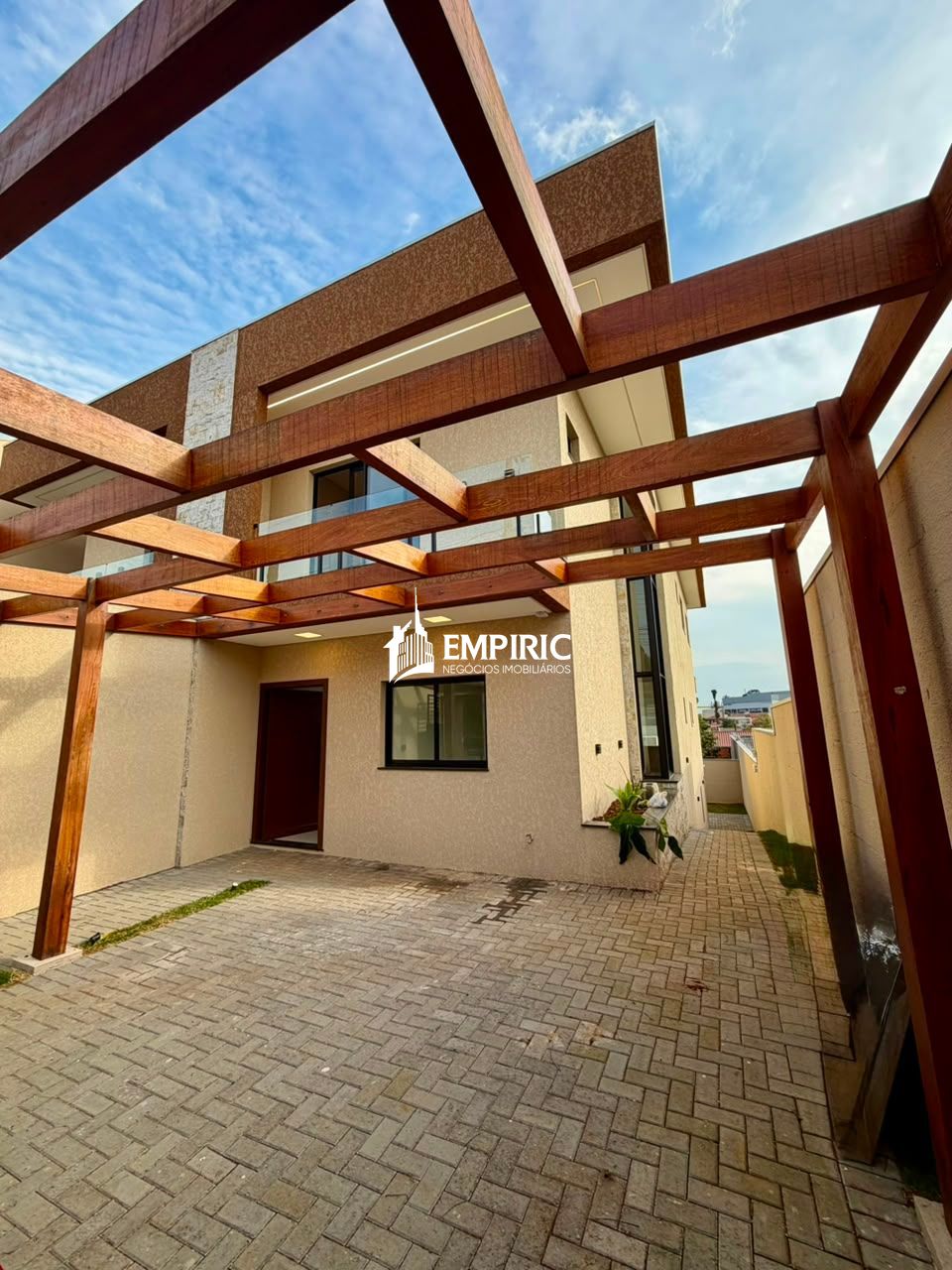 Casa à venda em Uvaranas, Ponta Grossa — Portal Chave Fácil