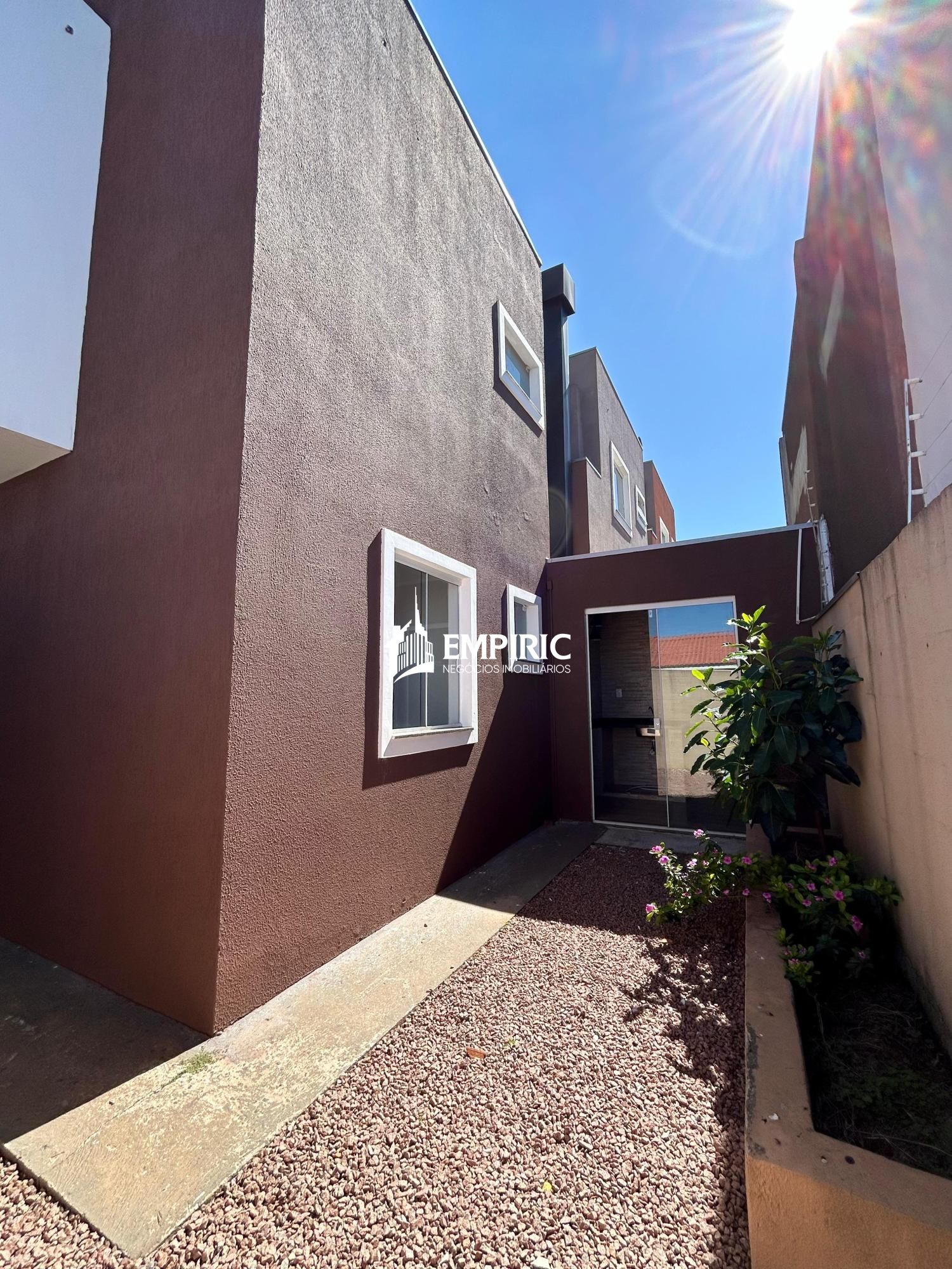 Casa à venda em Uvaranas, Ponta Grossa — Portal Chave Fácil