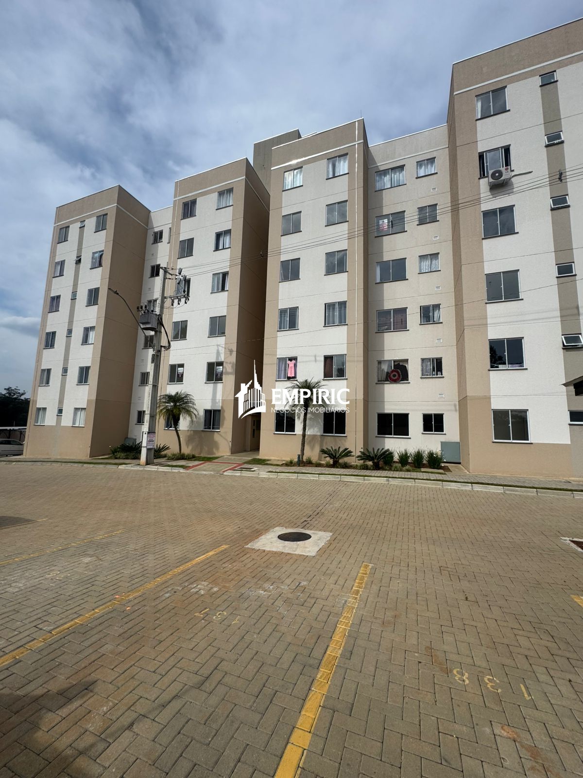 Apartamento à venda em Uvaranas, Ponta Grossa — Portal Chave Fácil