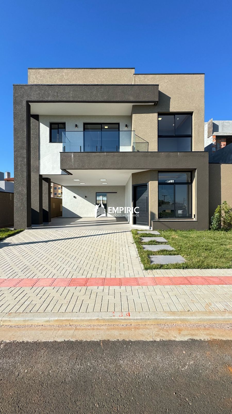 Casa à venda em Uvaranas, Ponta Grossa — Portal Chave Fácil