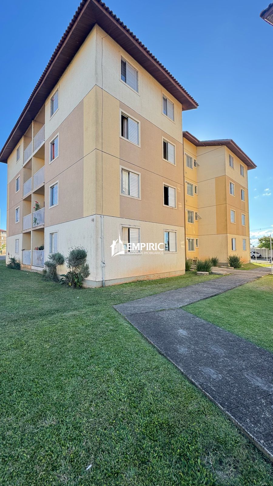 Apartamento à venda em Uvaranas, Ponta Grossa — Portal Chave Fácil