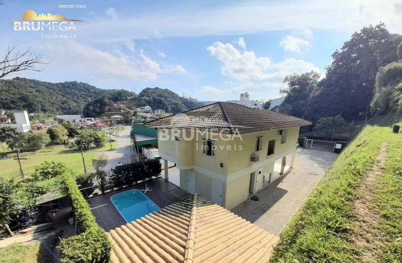 Casa de 4 quartos, 208m² no bairro São Pedro, em Brusque | Eu Corretor