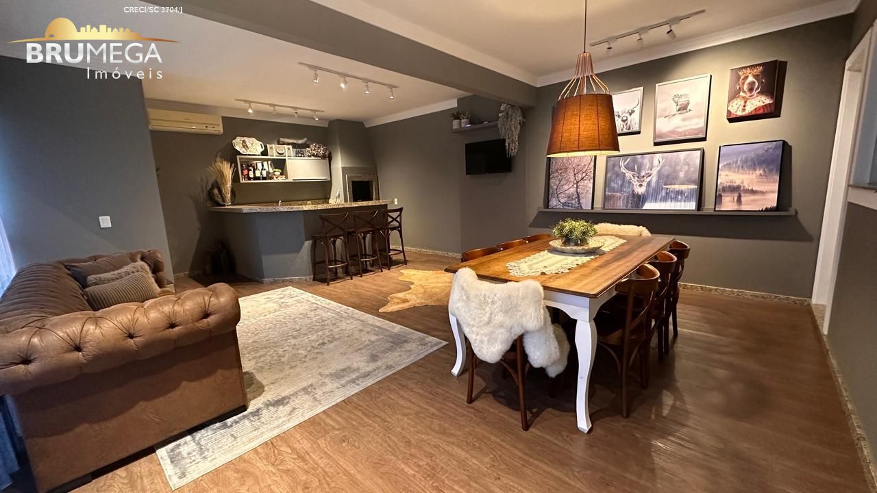 Casa de 3 quartos, 190m² no bairro Centro, em Guabiruba | Eu Corretor