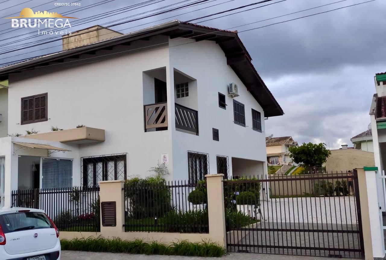 Casa de 4 quartos, 240m² no bairro Souza Cruz, em Brusque | Eu Corretor