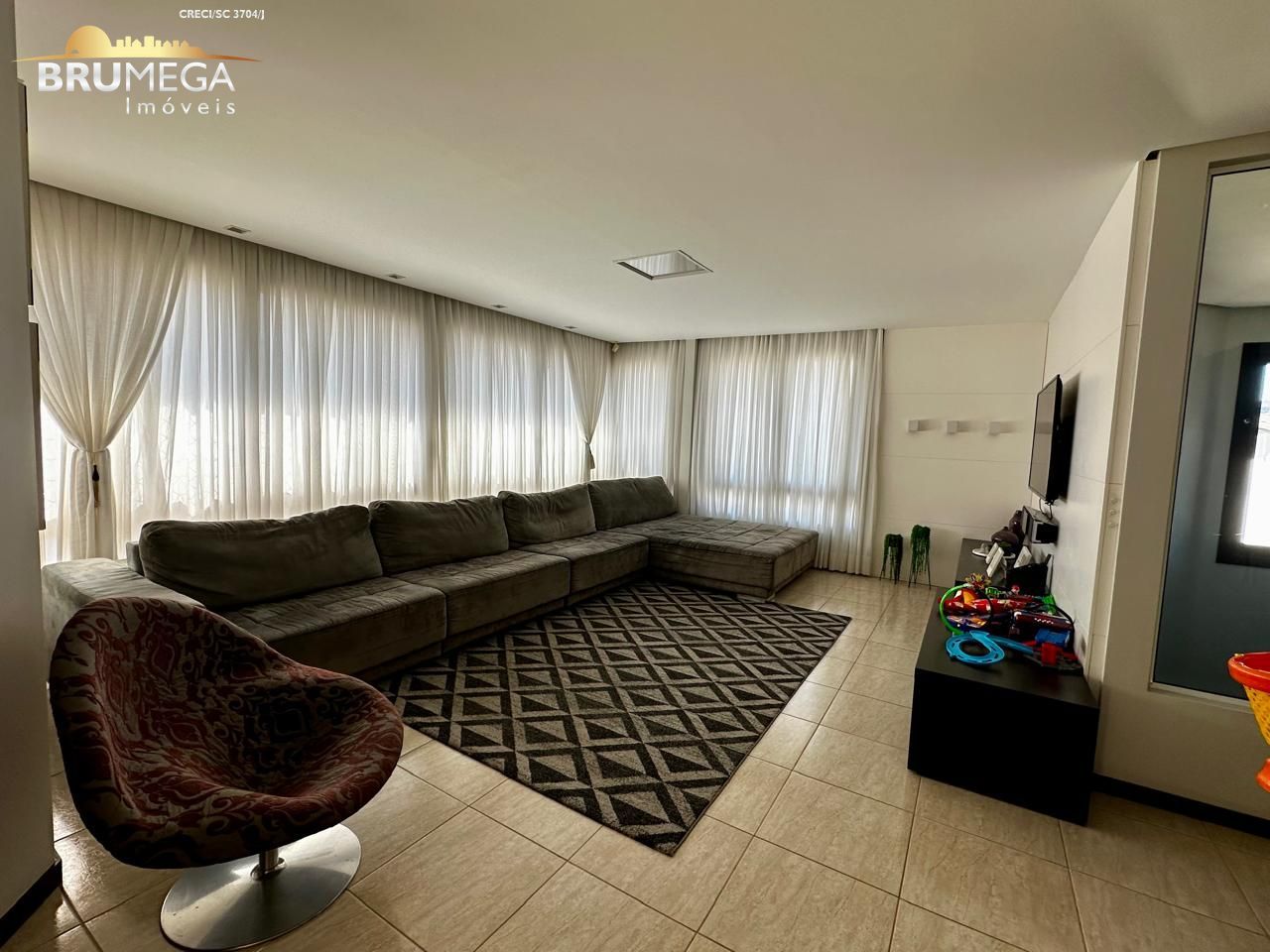 Casa de 3 quartos, 450m² no bairro Guarani, em Brusque | Eu Corretor