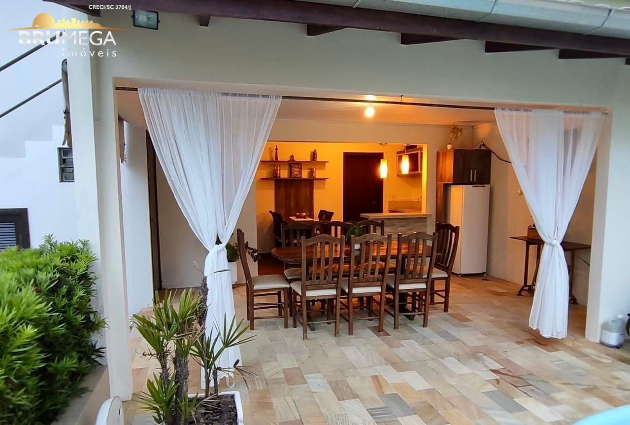 Casa de 4 quartos, 240m² no bairro Souza Cruz, em Brusque | Eu Corretor