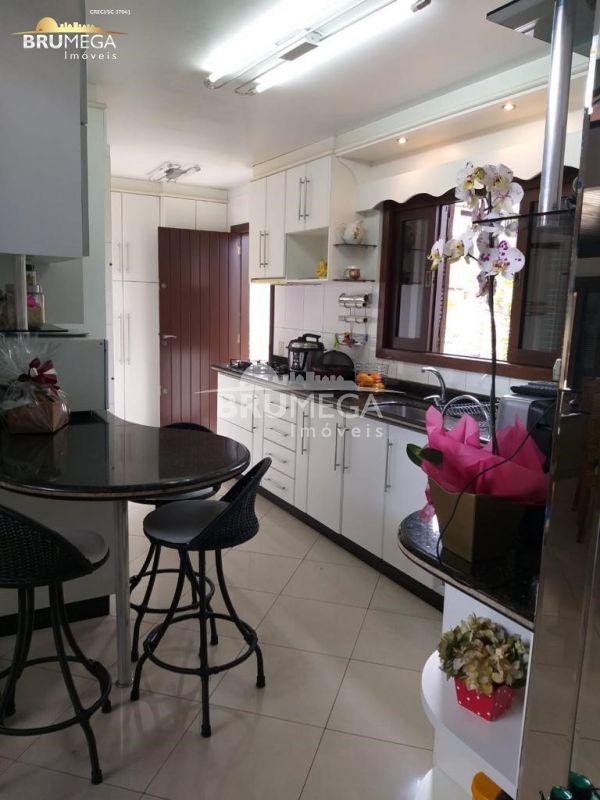 Casa de 4 quartos, 294m² no bairro Centro I, em Brusque | Eu Corretor