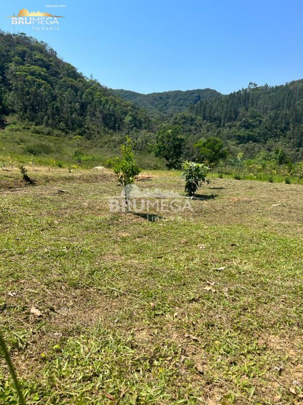Lote/Terreno de 4m² no bairro Lageado alto, em Guabiruba | Eu Corretor
