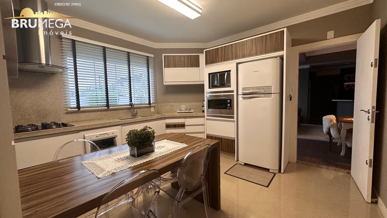 Casa de 3 quartos, 190m² no bairro Centro, em Guabiruba | Eu Corretor