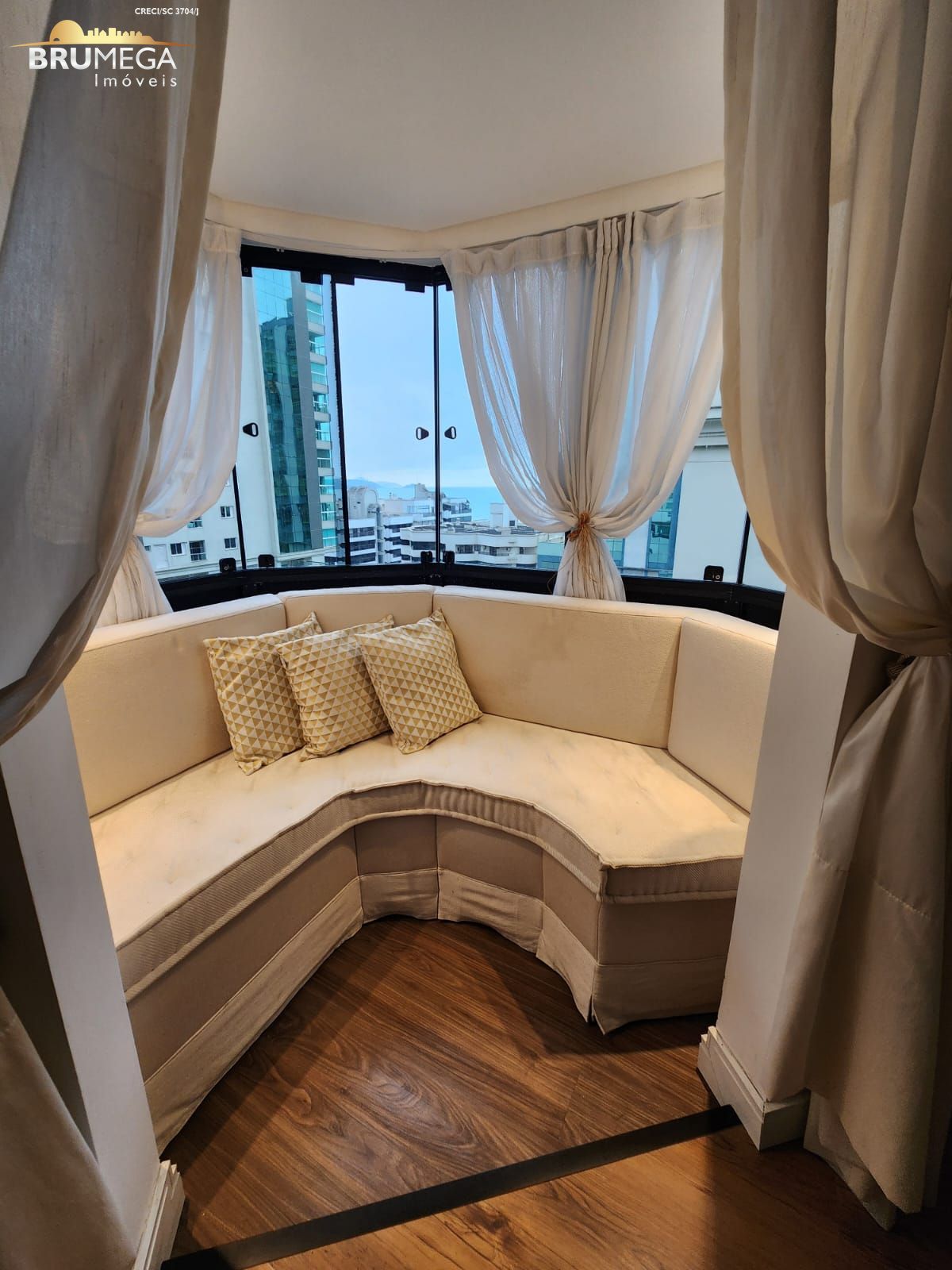 Apartamento de 3 quartos, 100m² no bairro Meia Praia, em Itapema | Eu Corretor