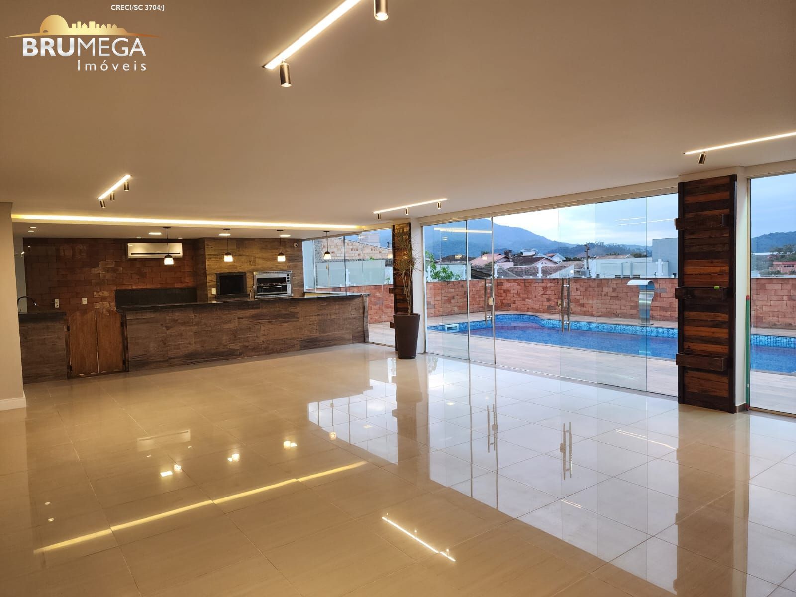 Casa de 4 quartos, 457m² no bairro Planalto, em Brusque | Eu Corretor