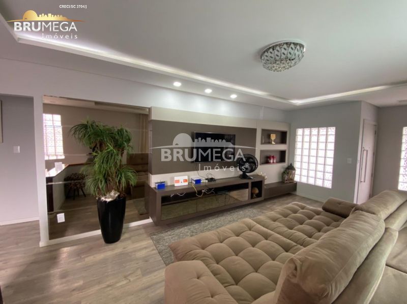 Casa de 4 quartos, 200m² no bairro Jardim Maluche, em Brusque | Eu Corretor