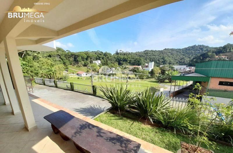 Casa de 4 quartos, 208m² no bairro São Pedro, em Brusque | Eu Corretor
