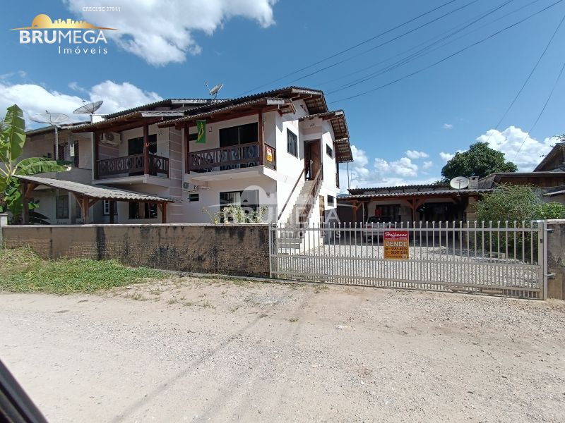 Casa de 8 quartos, 200m² no bairro Dom Joaquim, em Brusque | Eu Corretor