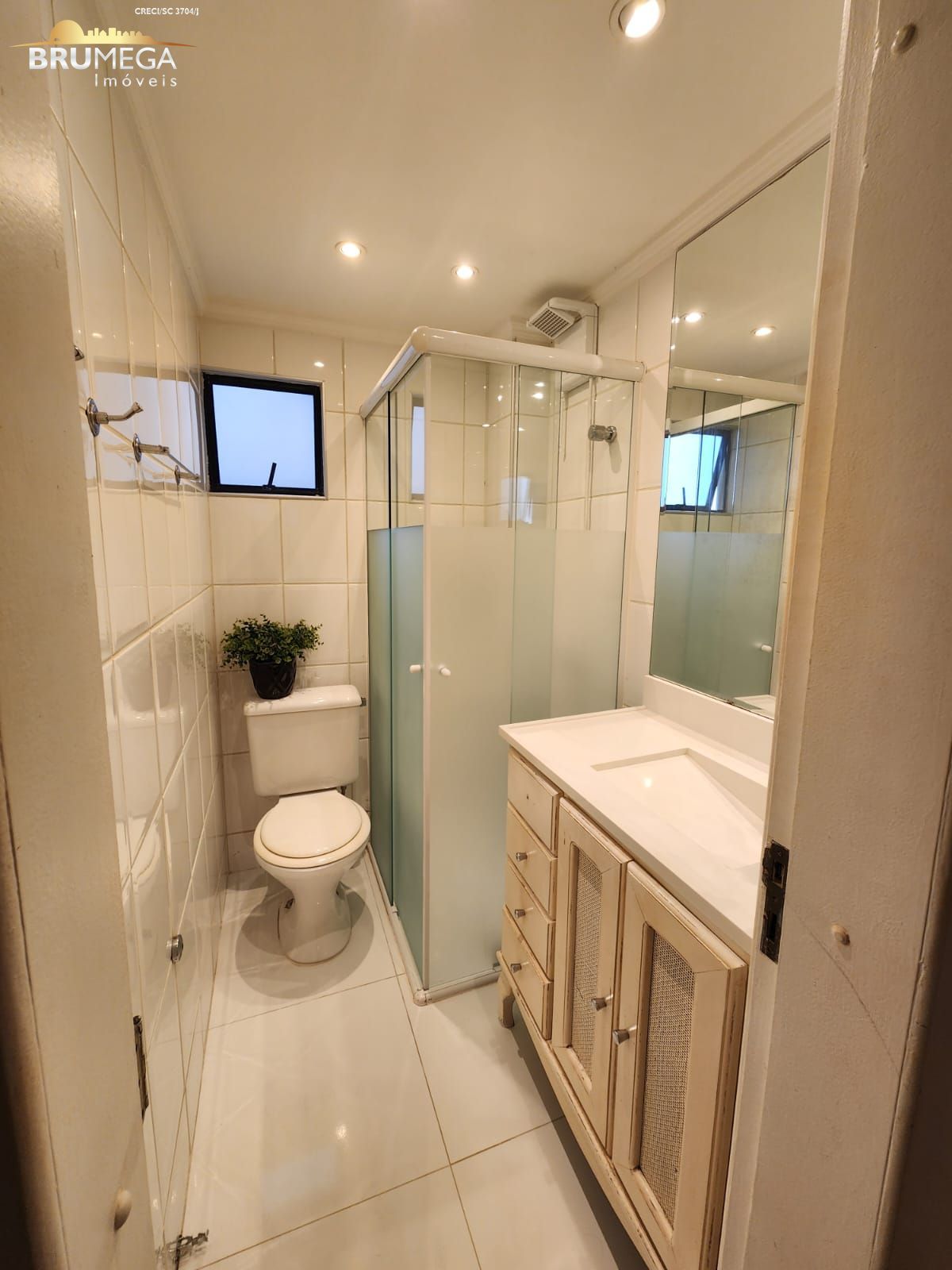 Apartamento de 3 quartos, 100m² no bairro Meia Praia, em Itapema | Eu Corretor