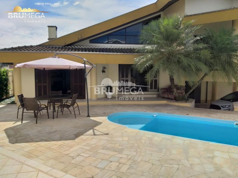 Casa de 4 quartos, 294m² no bairro Centro I, em Brusque | Eu Corretor