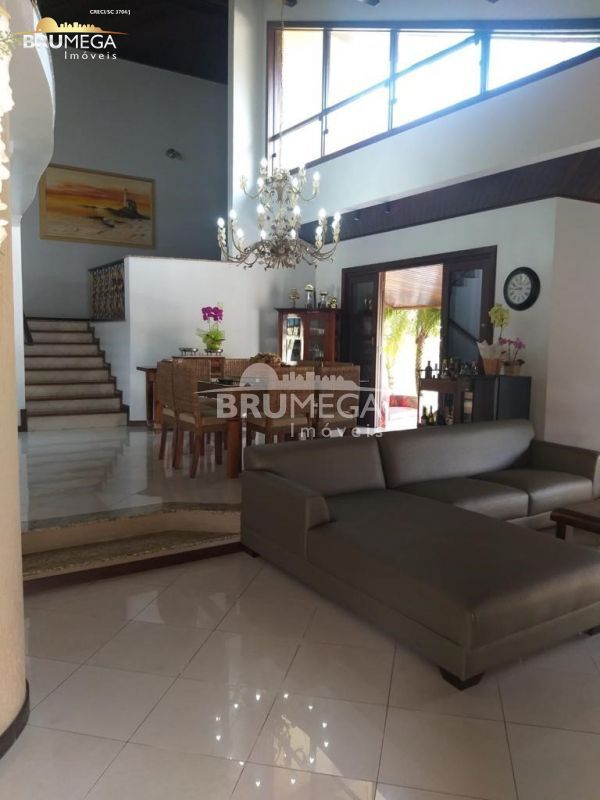 Casa de 4 quartos, 294m² no bairro Centro I, em Brusque | Eu Corretor