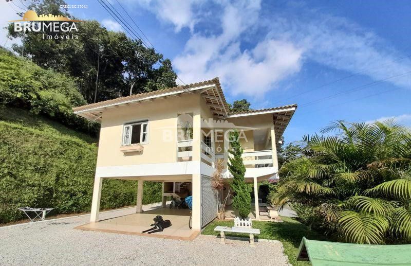 Casa de 4 quartos, 208m² no bairro São Pedro, em Brusque | Eu Corretor