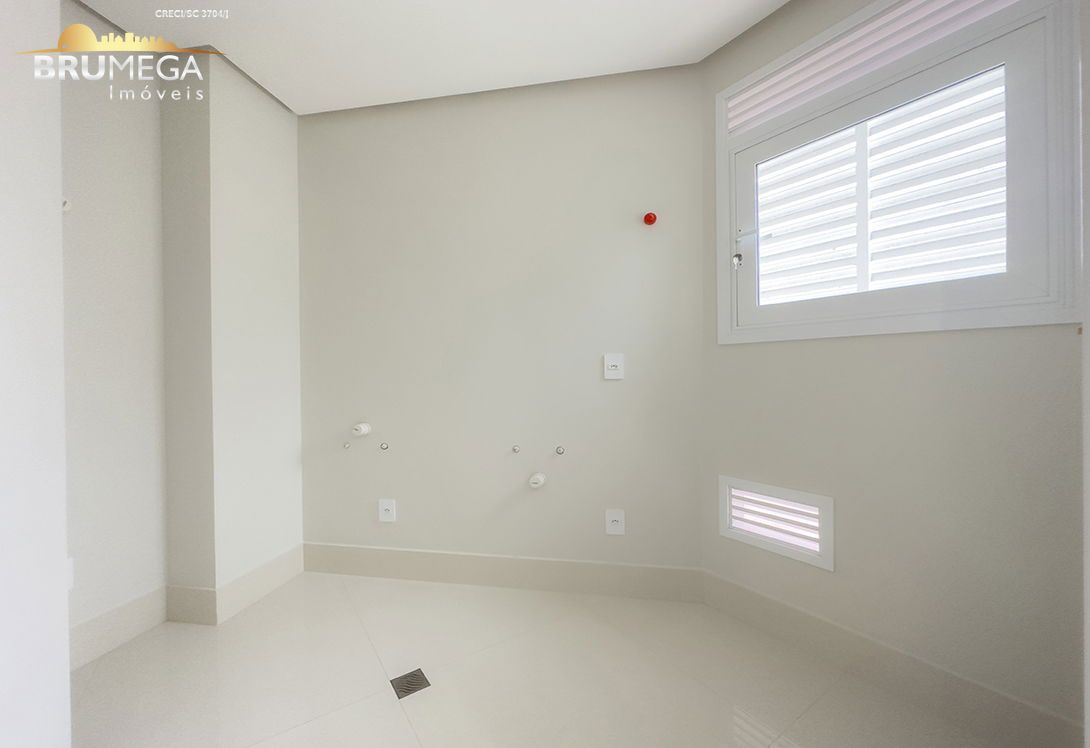Apartamento de 3 quartos, 138m² no bairro Centro, em Balneário Camboriú | Eu Corretor