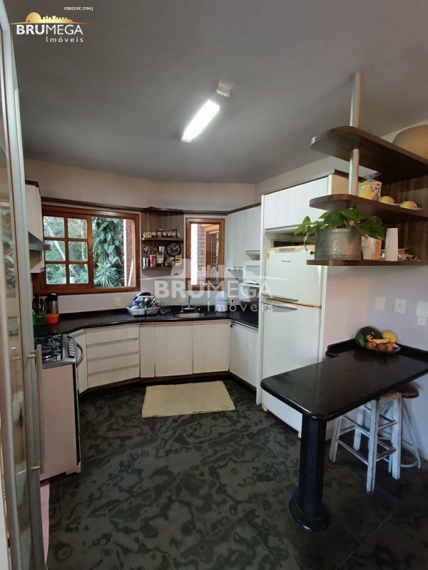 Casa de 4 quartos, 340m² no bairro Centro II, em Brusque | Eu Corretor