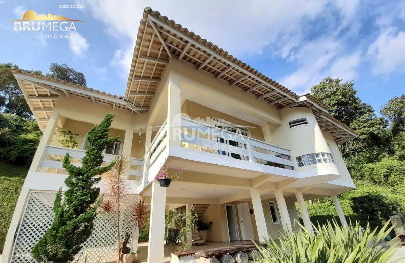 Casa de 4 quartos, 208m² no bairro São Pedro, em Brusque | Eu Corretor