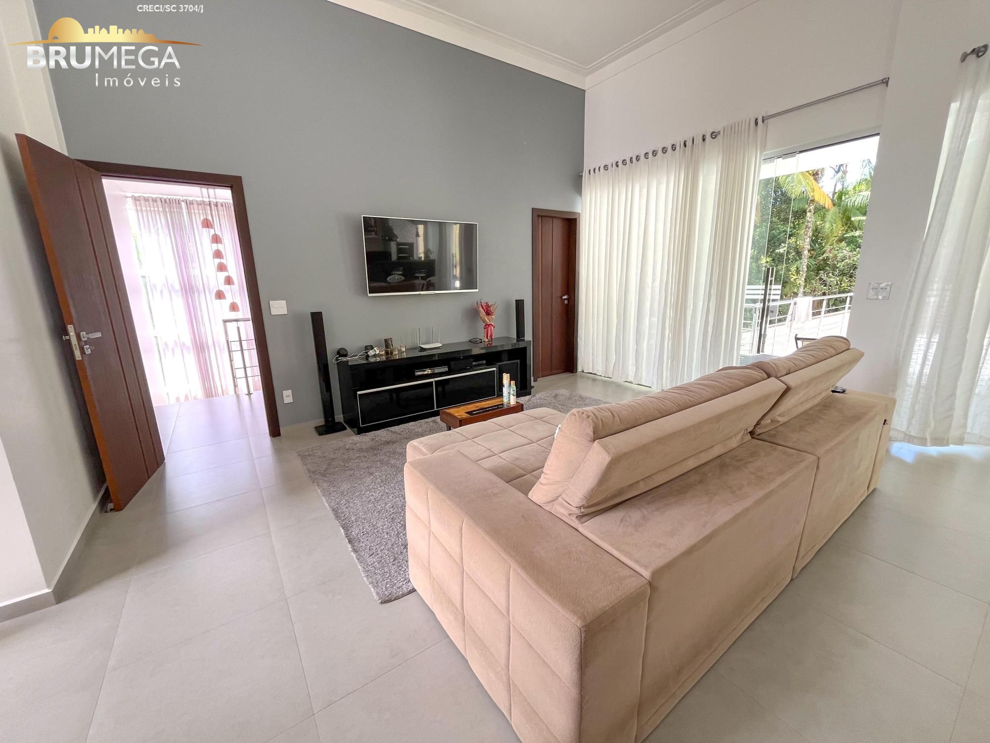 Casa de 3 quartos, 249m² no bairro São Pedro, em Guabiruba | Eu Corretor