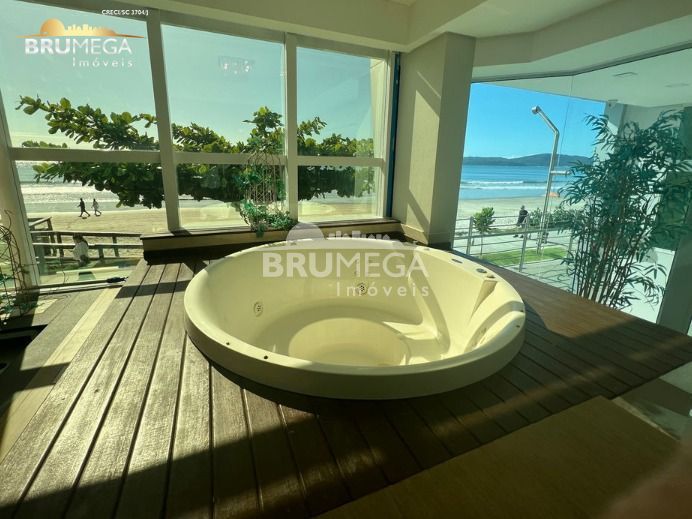 Apartamento de 4 quartos, 240m² no bairro Meia Praia, em Itapema | Eu Corretor